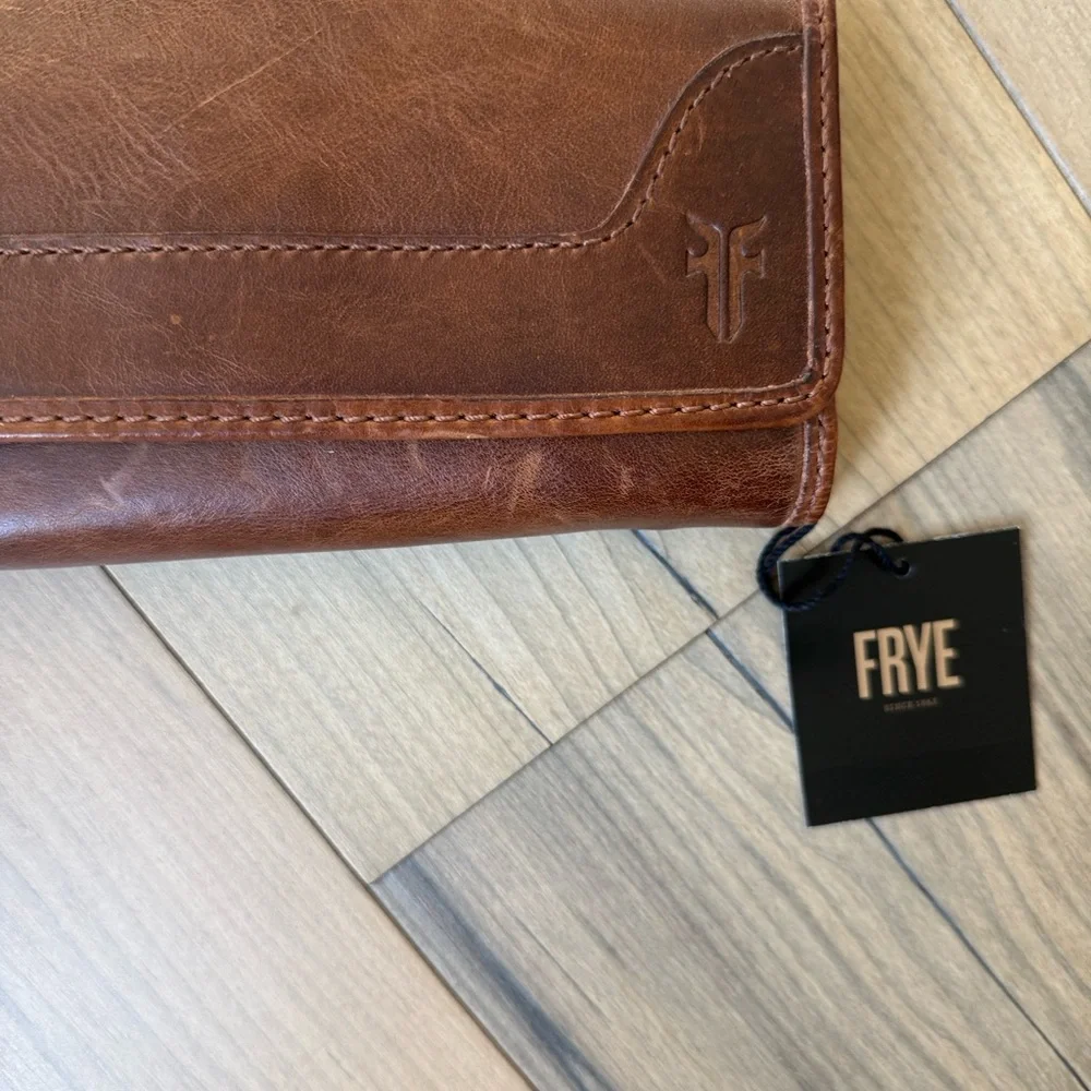 Frye Tan Leather Mellissa Wallet - Picture 4 of 11